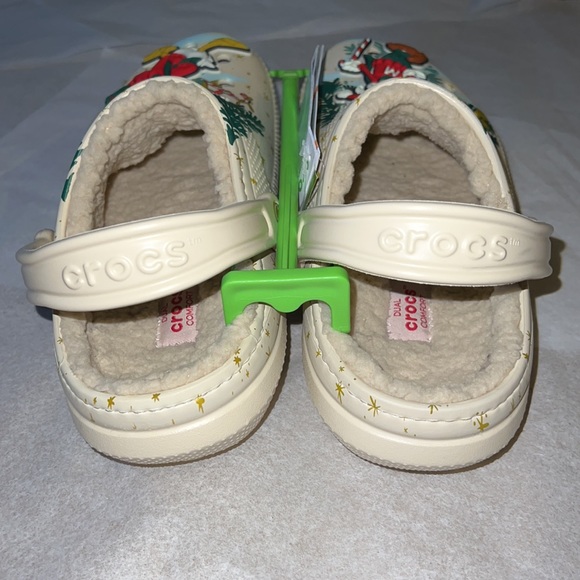 (M5/W7) Mickey Mouse and Friends Holiday Clogs for Adults by Crocs UNISE… - Picture 7 of 13